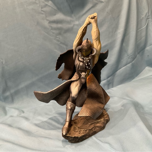 Frank Frazetta Tribute Death Dealer II Statue Figurine - Picture 3 of 4